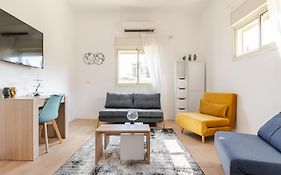 Haifa Hadar Urban Apartment